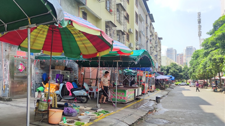 小黄线“捋顺”马路市场