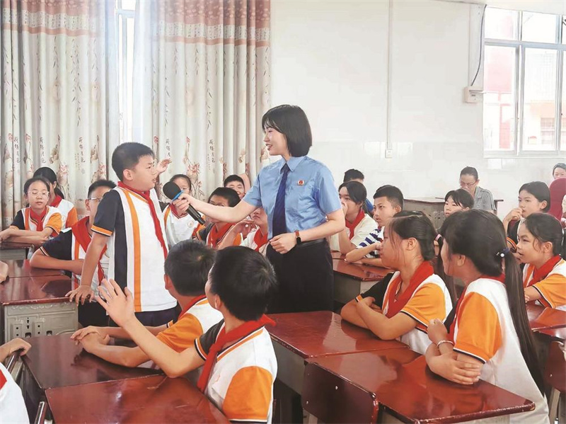 县人民检察院：禁毒知识进万家 织密全民“防护网”