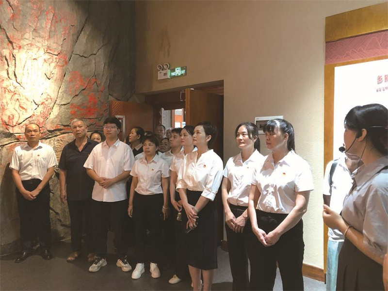 兴宾区中南社区：红色教育润初心
