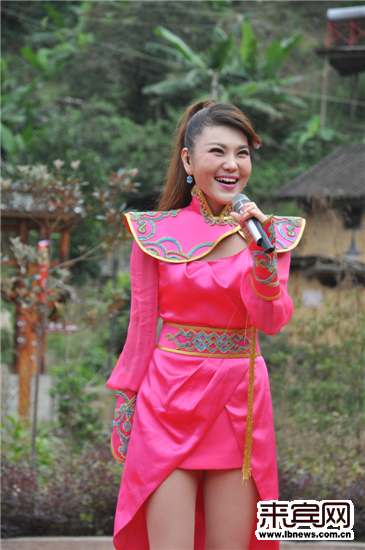 央视再进瑶山寨 争奇斗艳踏歌来