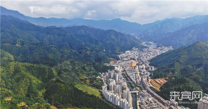 金秀瑶族自治县全力抓好易地扶贫搬迁工作见闻