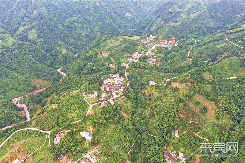 三江乡长乐村推进安居工程扫描